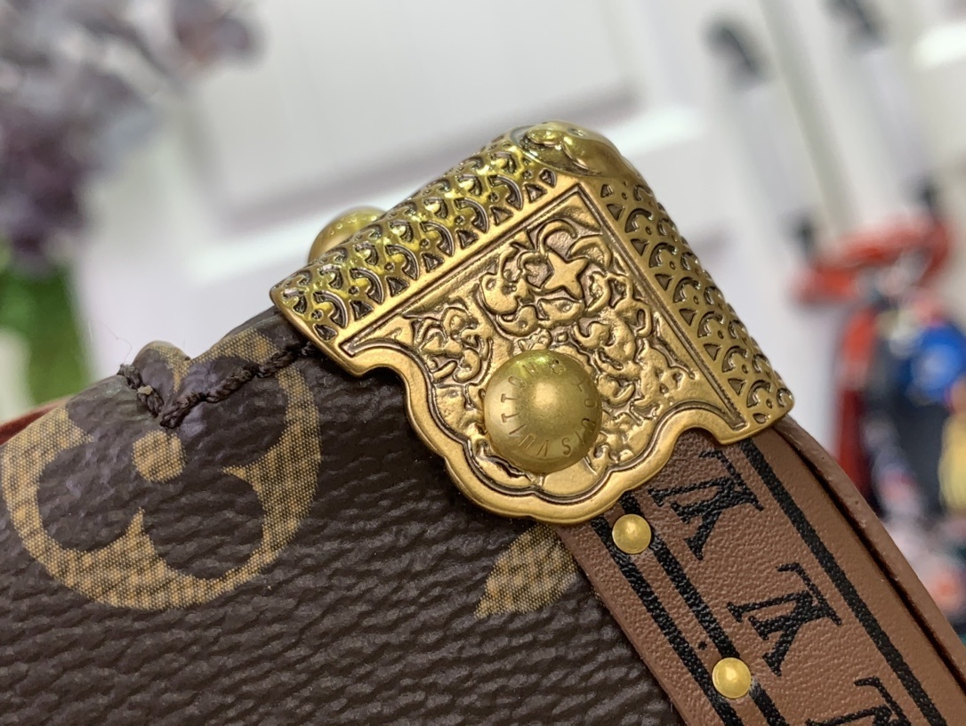 LV MONTSOURIS TRUNK m15166