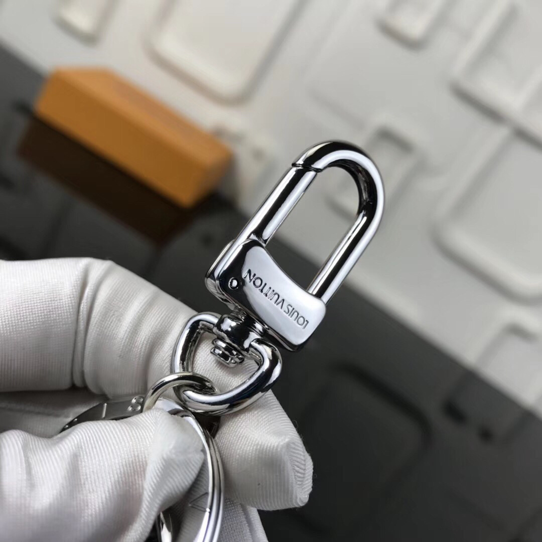 LV MR.NAIL BAG CHARM AND KEY HOLDER MP2131