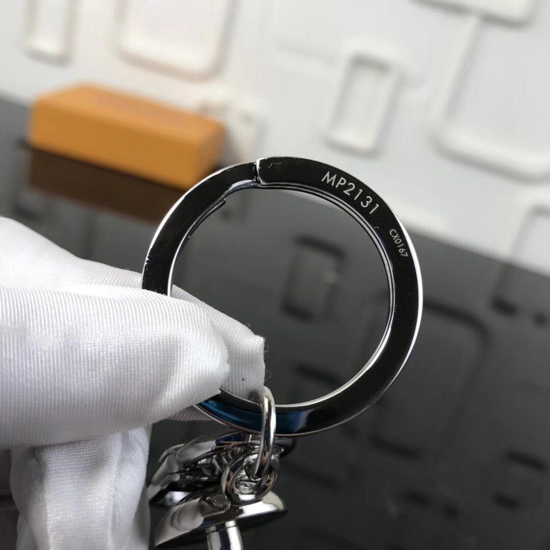 LV MR.NAIL BAG CHARM AND KEY HOLDER MP2131