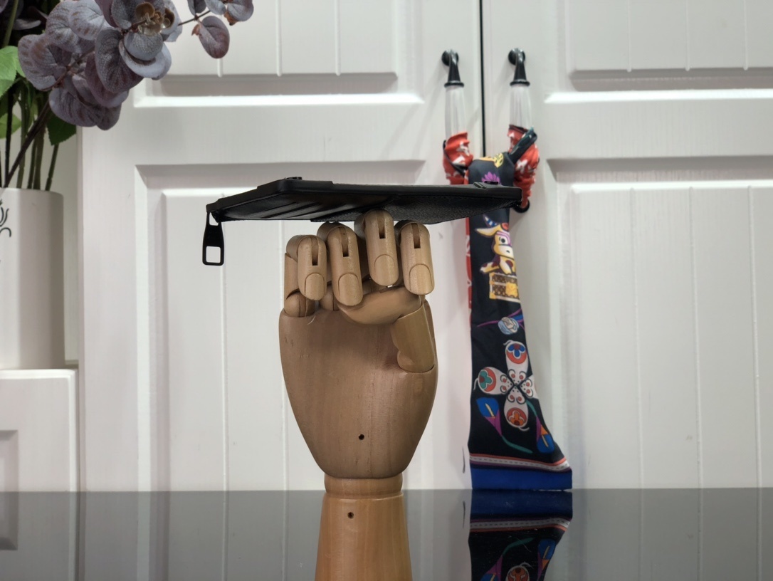 LV MULTI CARD HOLDER TRUNK M80556