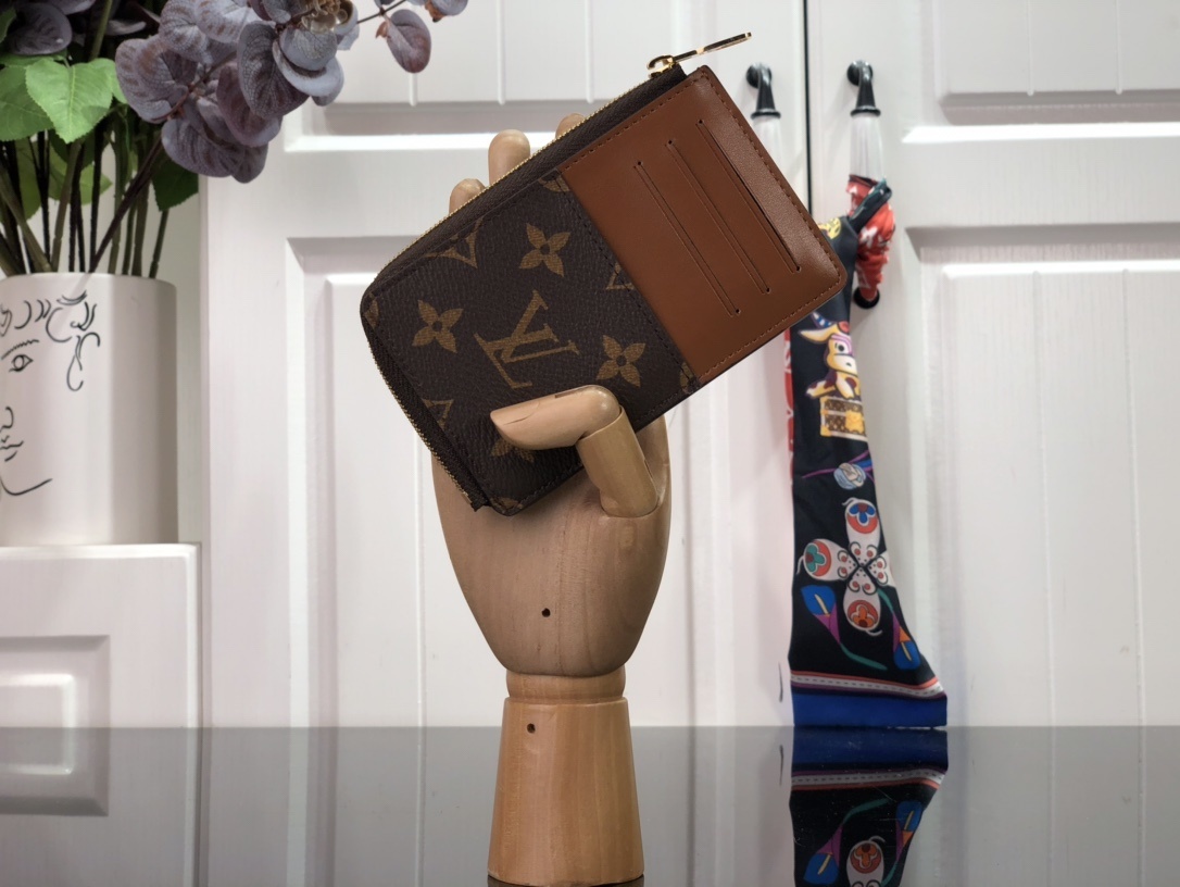 LV MULTI CARD HOLDER TRUNK M80556