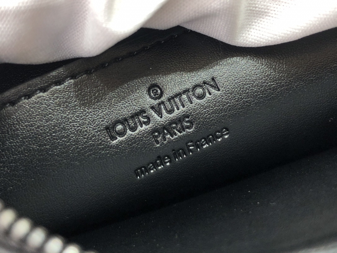 LV MULTI CARD HOLDER TRUNK M80556