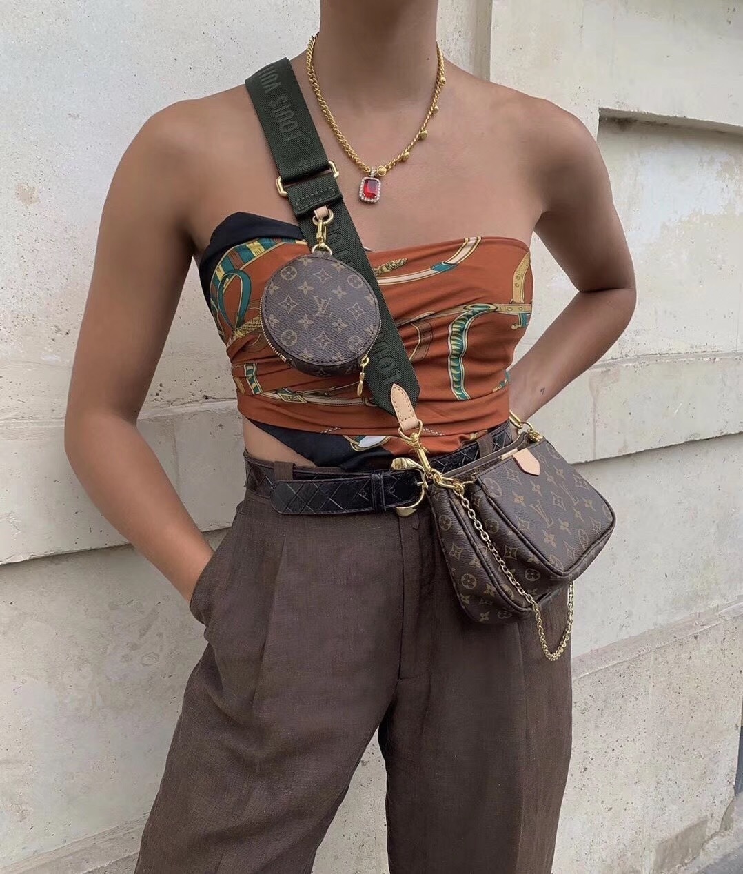 LV MULTI POCHETTE ACCESSOIRES M44813 