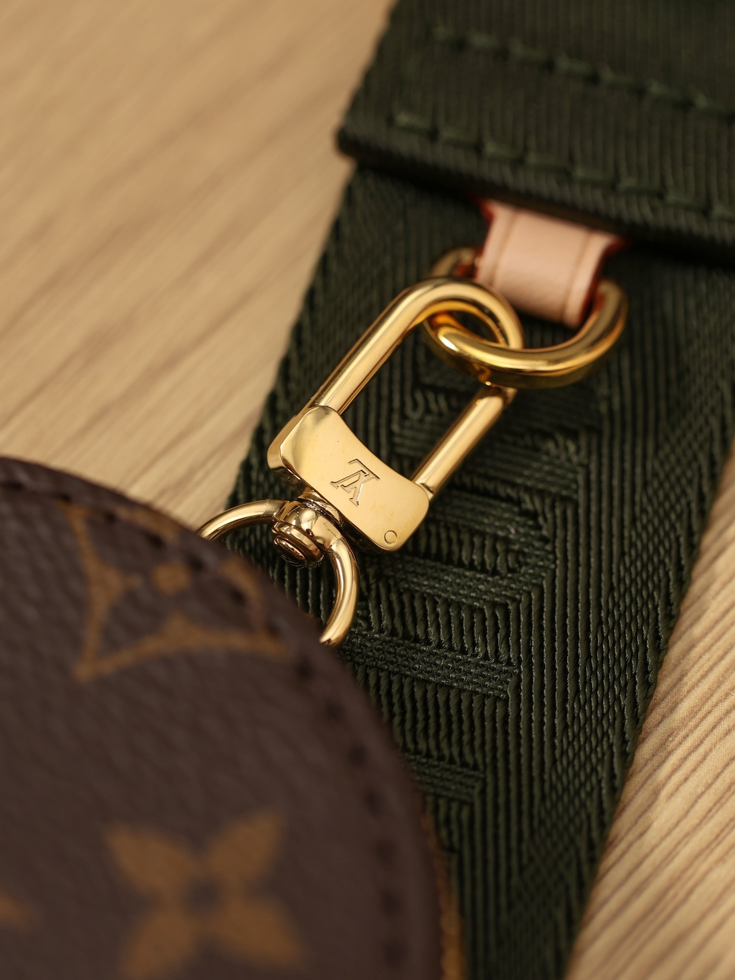 LV MULTI POCHETTE ACCESSOIRES M44813 