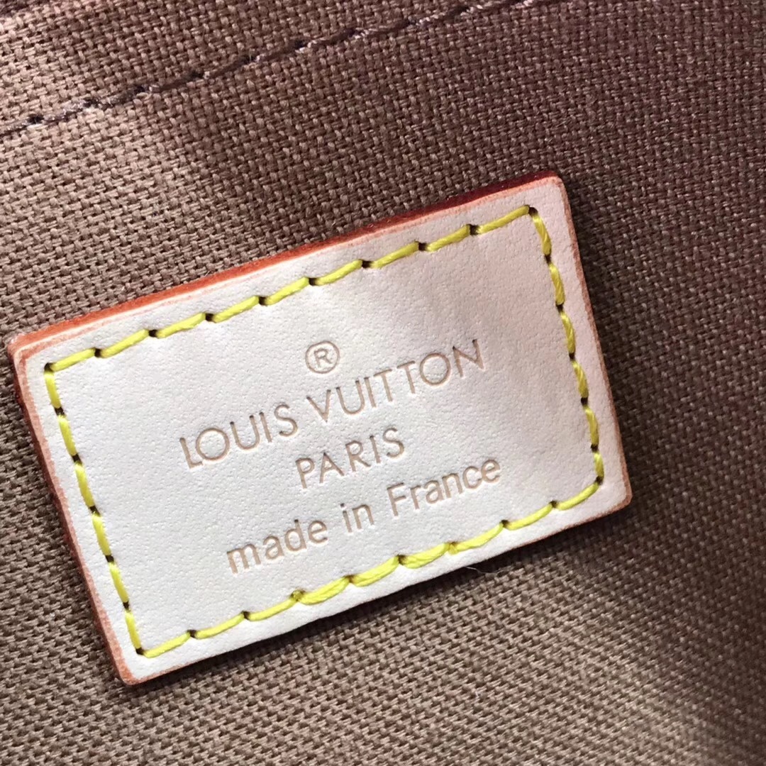 LV MULTI POCHETTE ACCESSOIRES M44813 