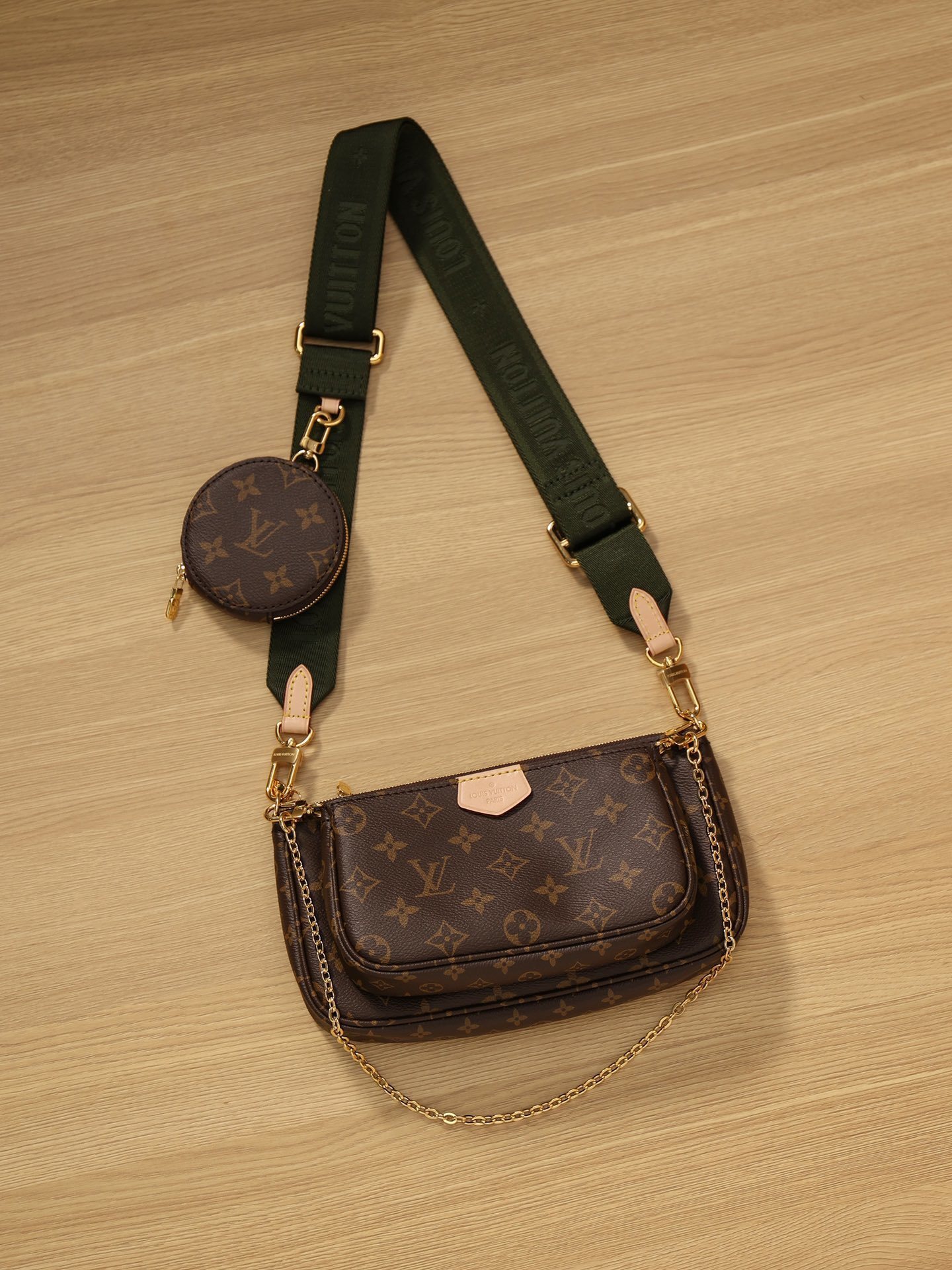 LV MULTI POCHETTE ACCESSOIRES M44813 