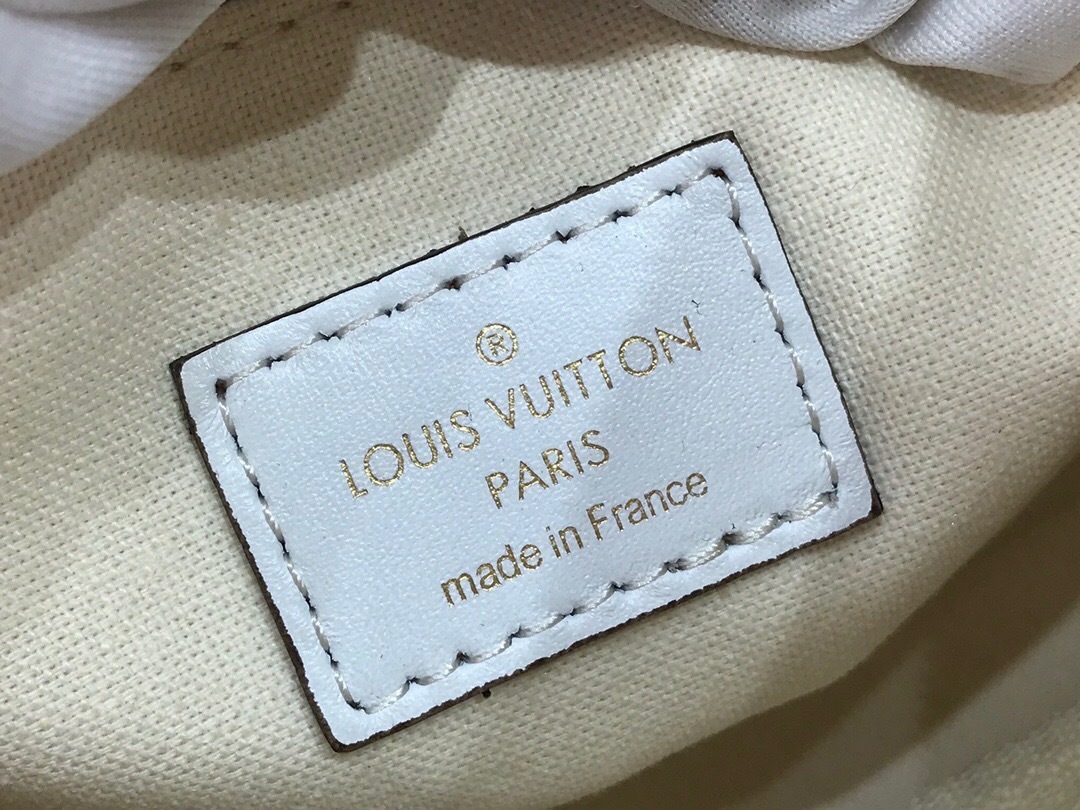 LV MULTI POCHETTE ACCESSOIRES M44823 BH 