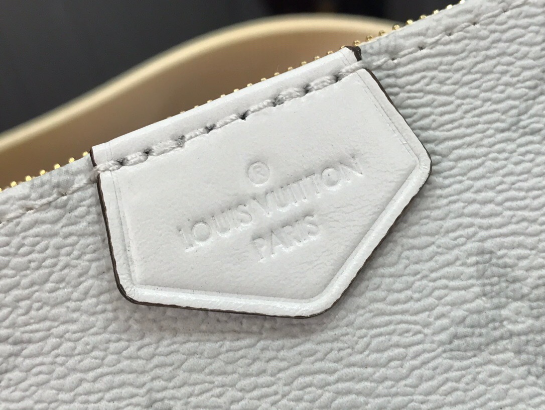 LV MULTI POCHETTE ACCESSOIRES M44823 BH 