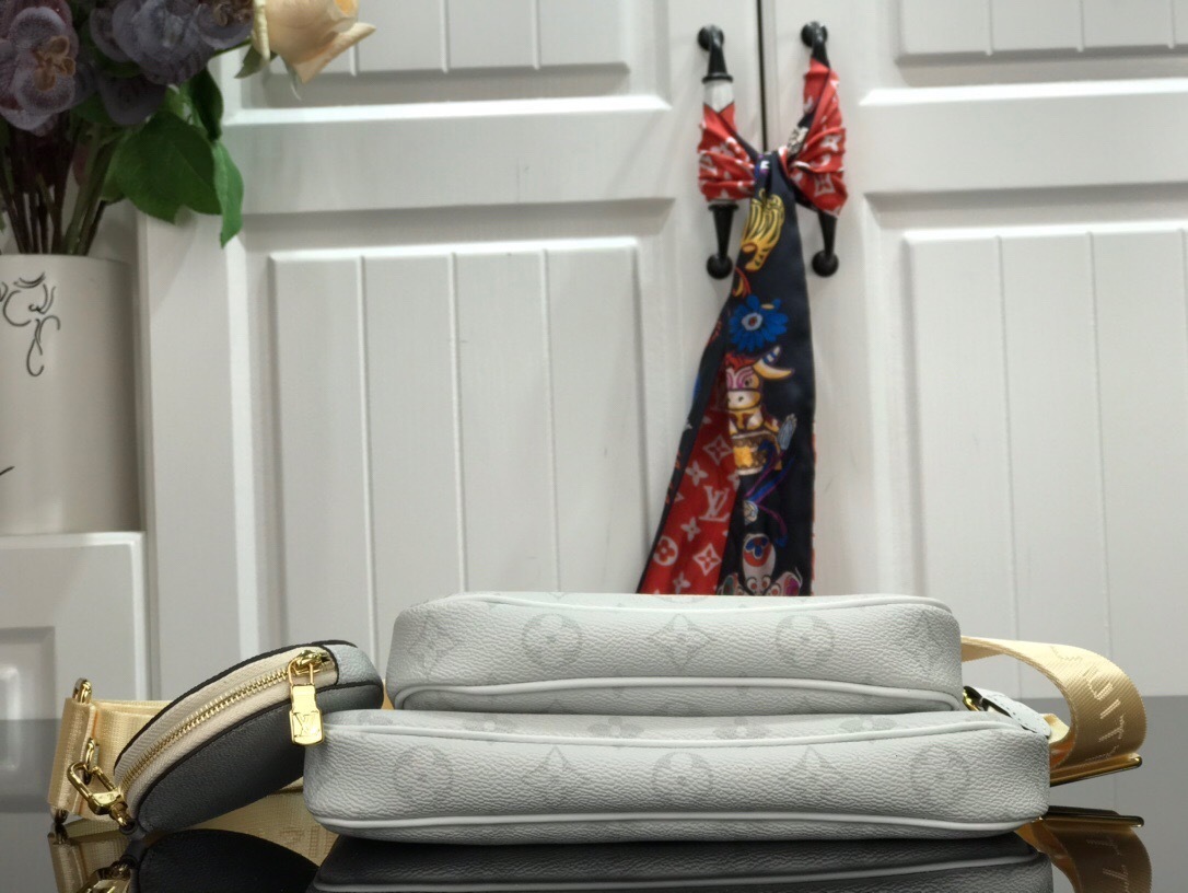 LV MULTI POCHETTE ACCESSOIRES M44823 BH 