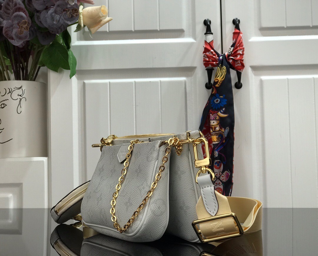 LV MULTI POCHETTE ACCESSOIRES M44823 BH 