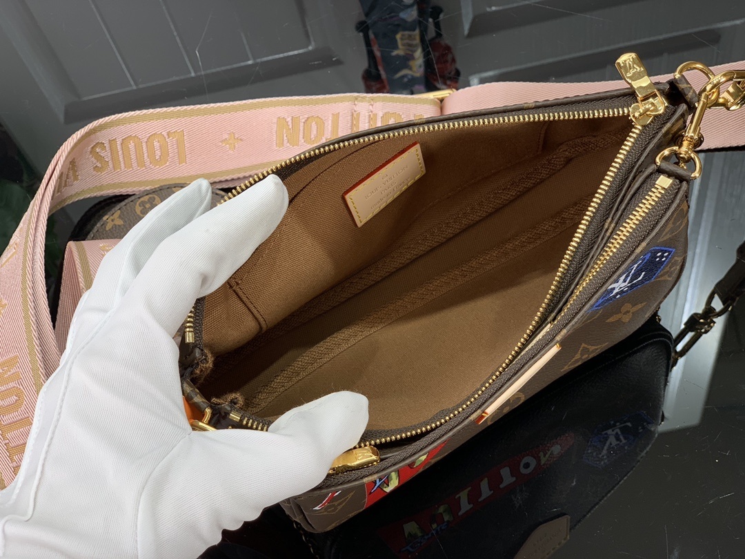 LV MULTI POCHETTE ACCESSOIRES M44823 SY 