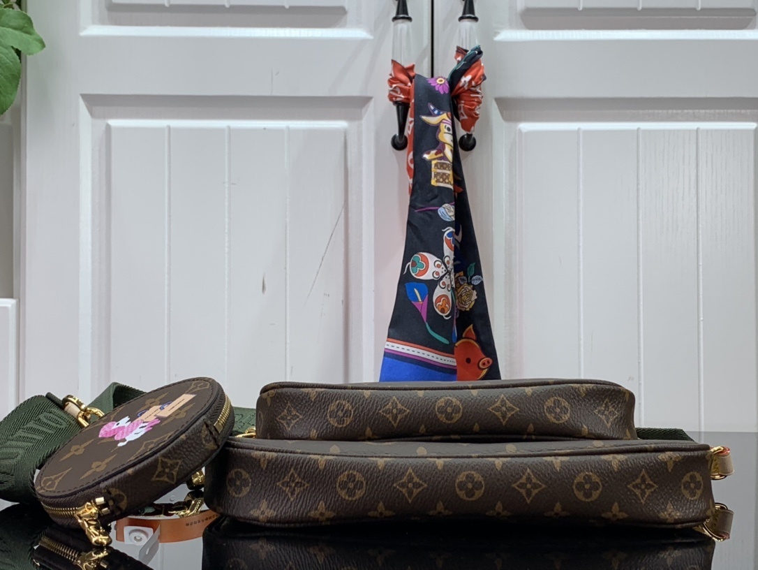 LV MULTI POCHETTE ACCESSOIRES M44823 SY 