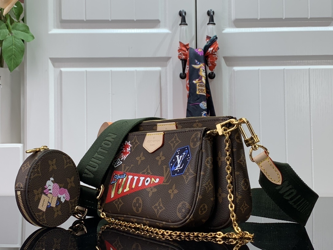 LV MULTI POCHETTE ACCESSOIRES M44823 SY 