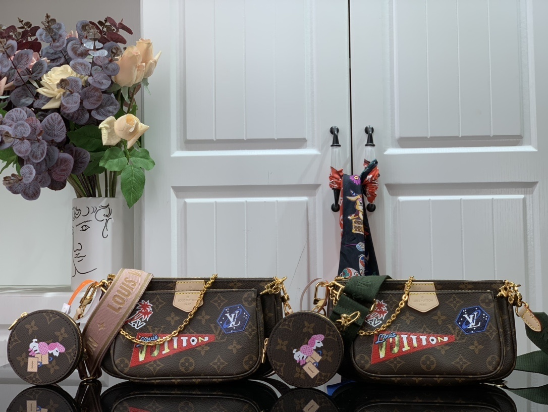 LV MULTI POCHETTE ACCESSOIRES M44823 SY 