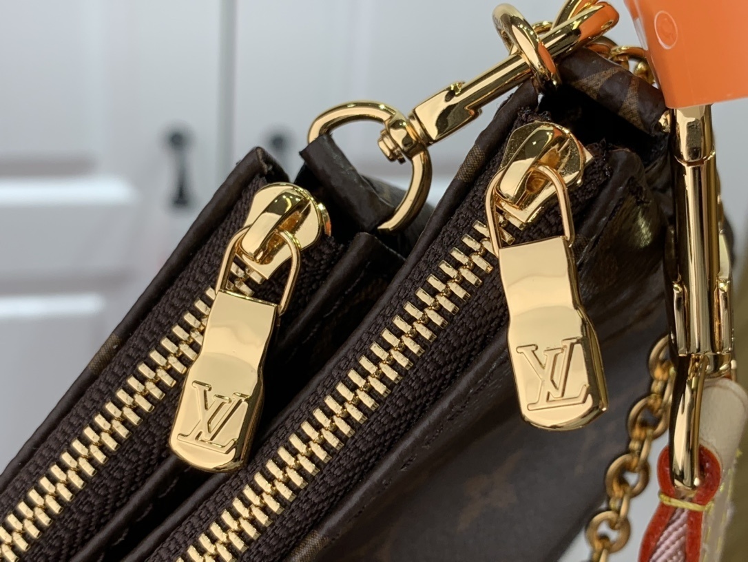 LV MULTI POCHETTE ACCESSOIRES M44823 SY 