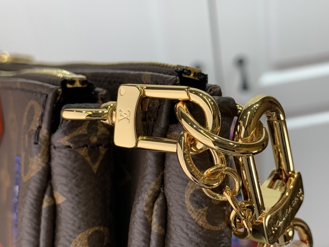 LV MULTI POCHETTE ACCESSOIRES M44823 SY 