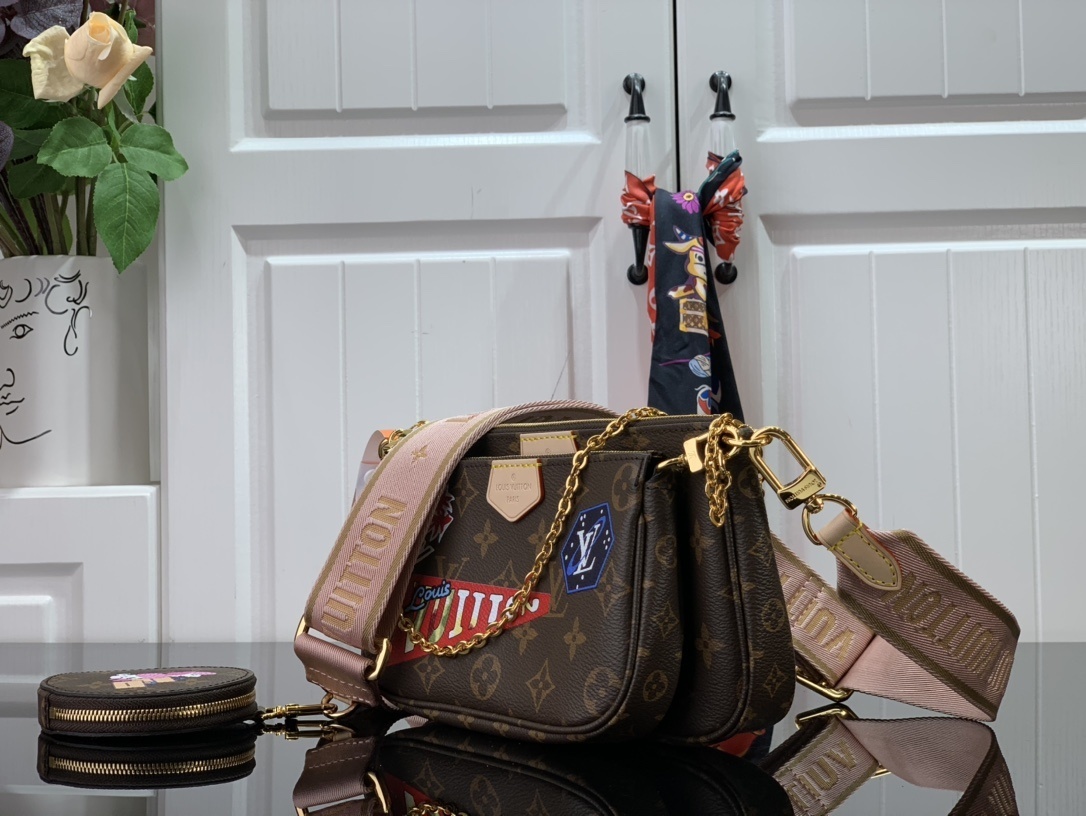 LV MULTI POCHETTE ACCESSOIRES M44823 SY 