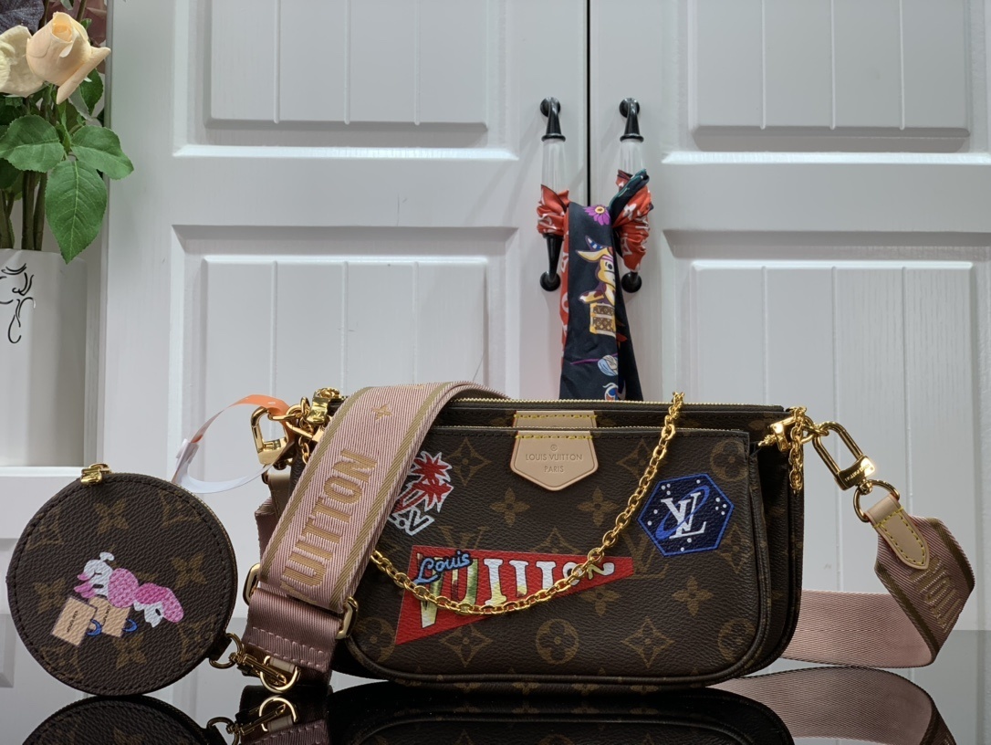 LV MULTI POCHETTE ACCESSOIRES M44823 SY 