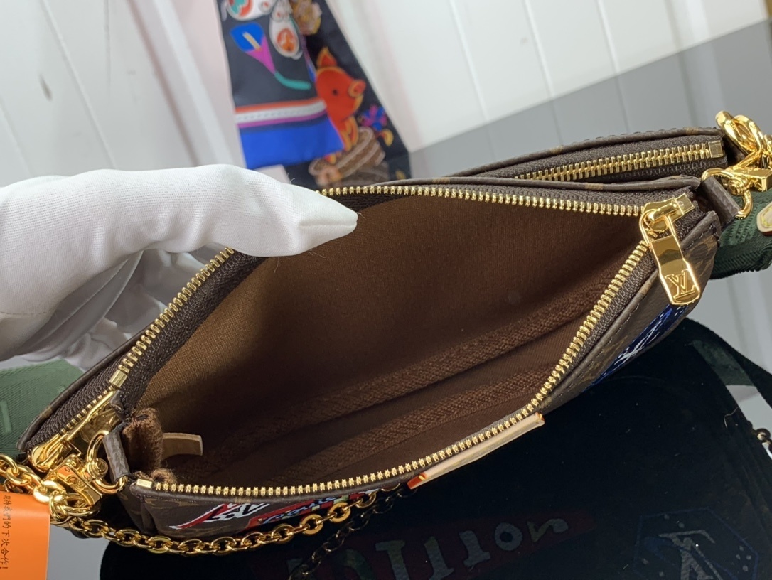 LV MULTI POCHETTE ACCESSOIRES M44823 SY 