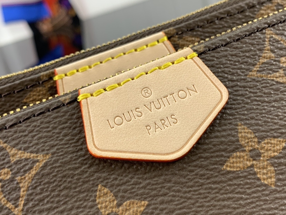 LV MULTI POCHETTE ACCESSOIRES M44823 SY 