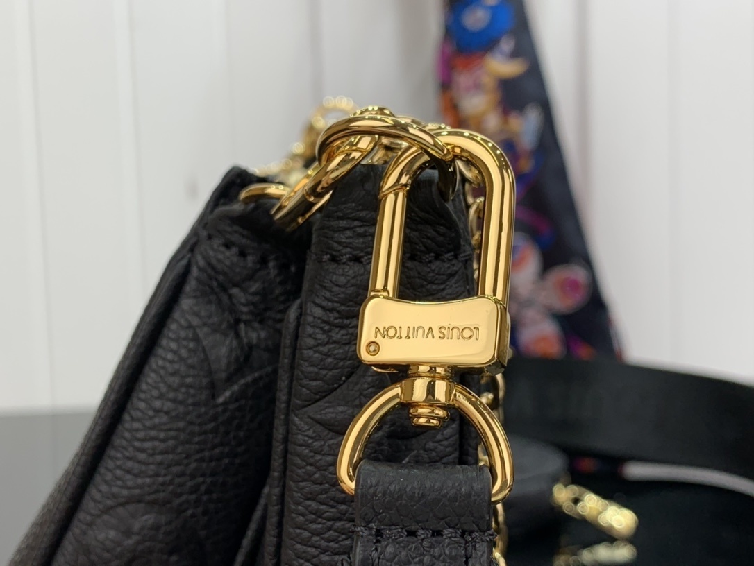 LV MULTI POCHETTE ACCESSOIRES M44823 YH 