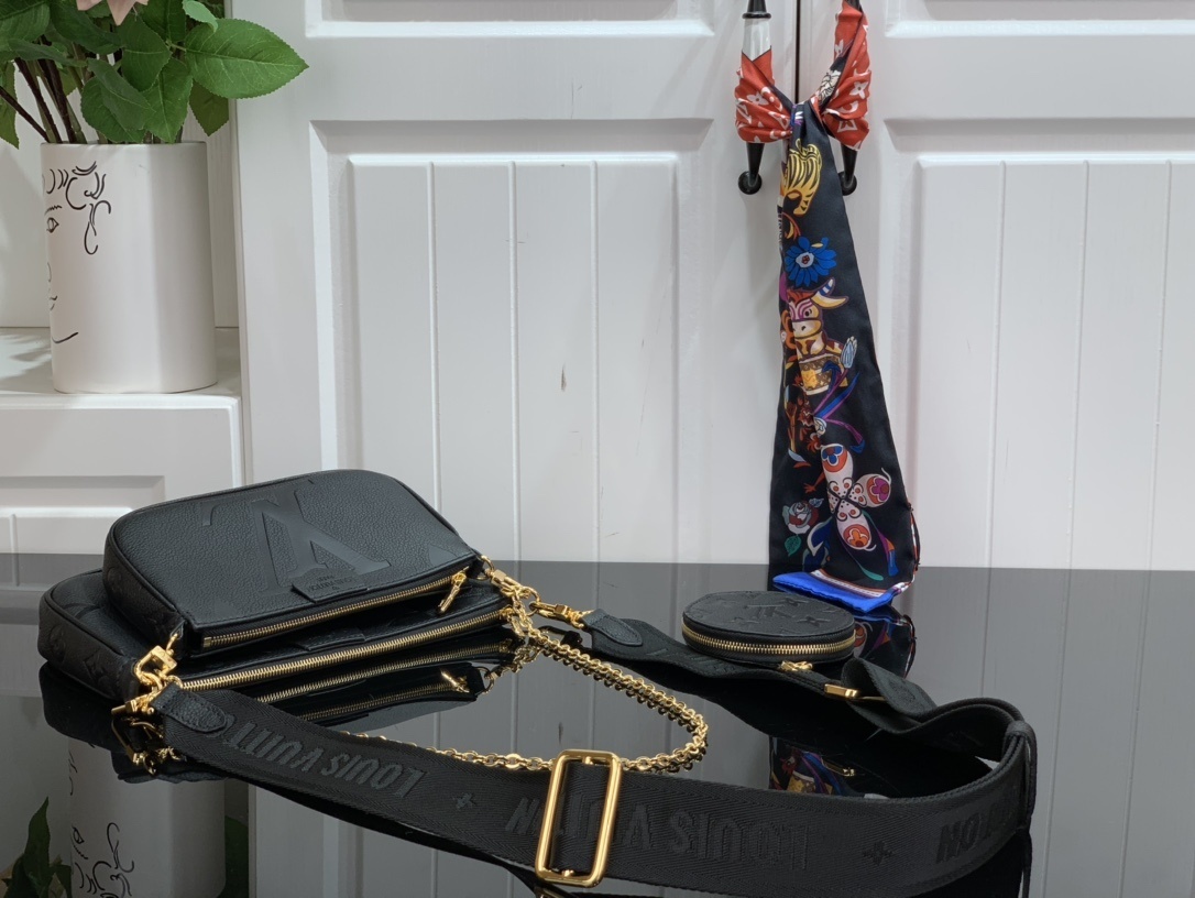 LV MULTI POCHETTE ACCESSOIRES M44823 YH 