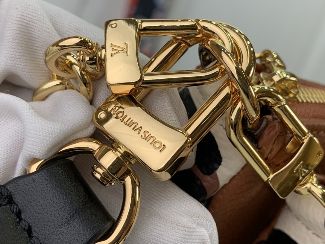 LV MULTI POCHETTE ACCESSOIRES M58520