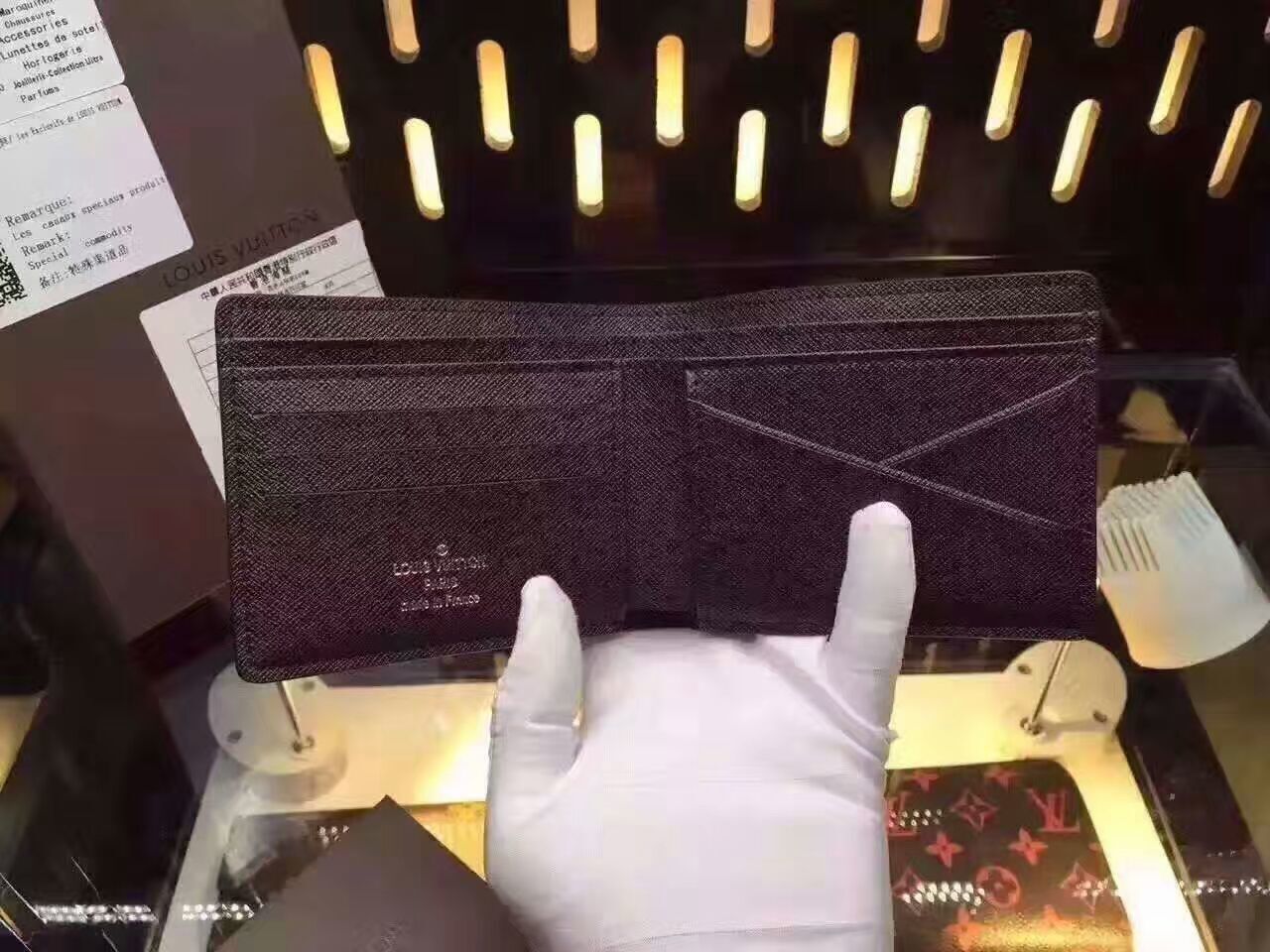 LV multiple wallet 60895F
