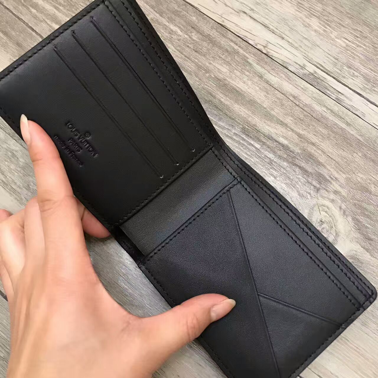 LV multiple wallet 60895F