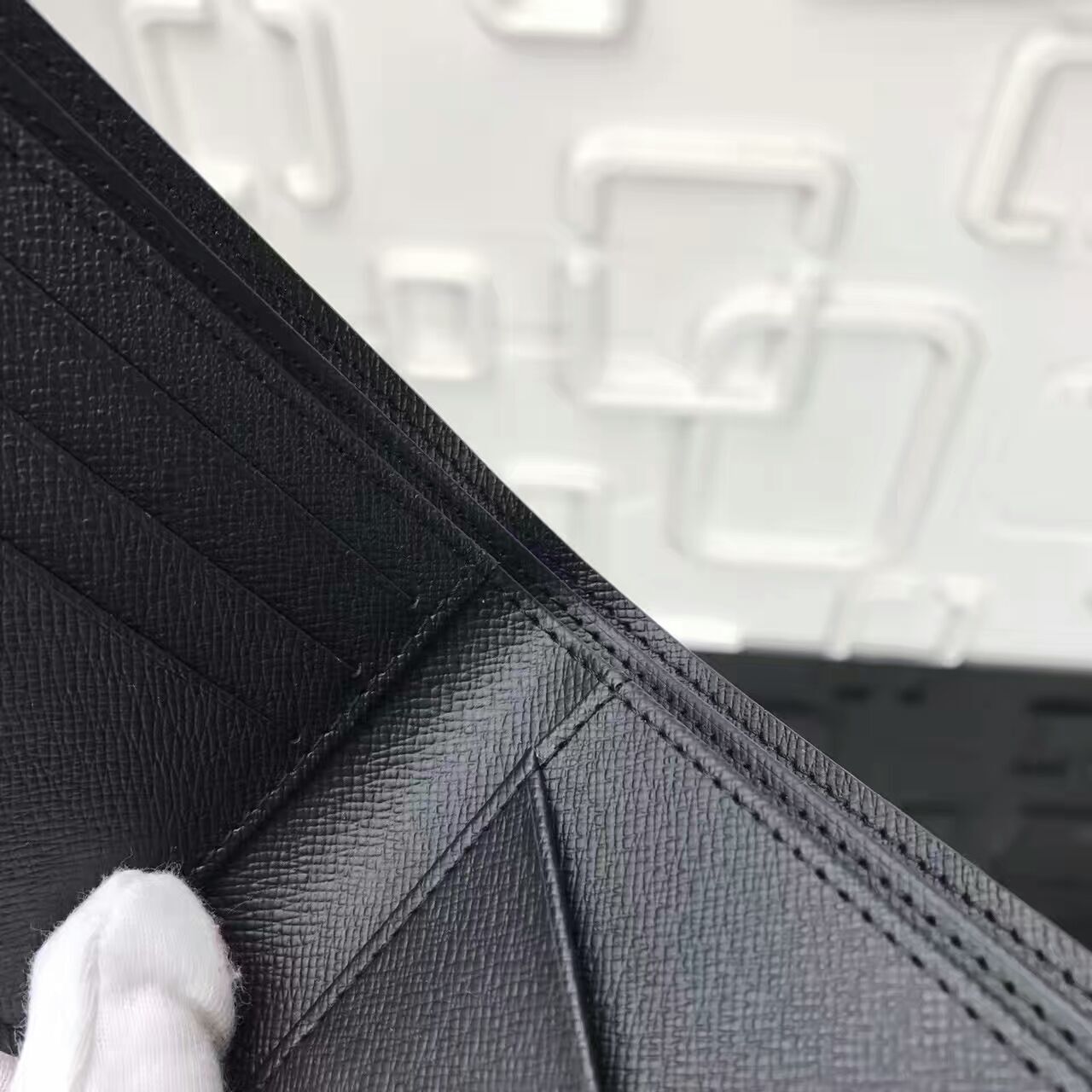 LV multiple wallet 60895F