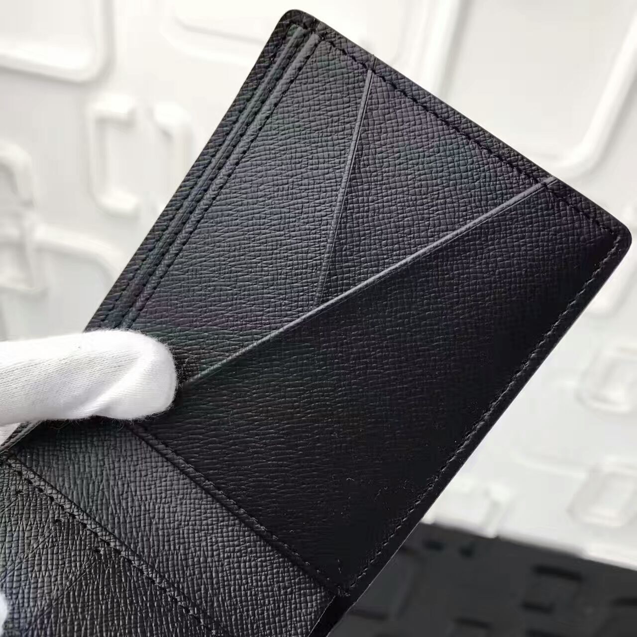 LV multiple wallet 60895F