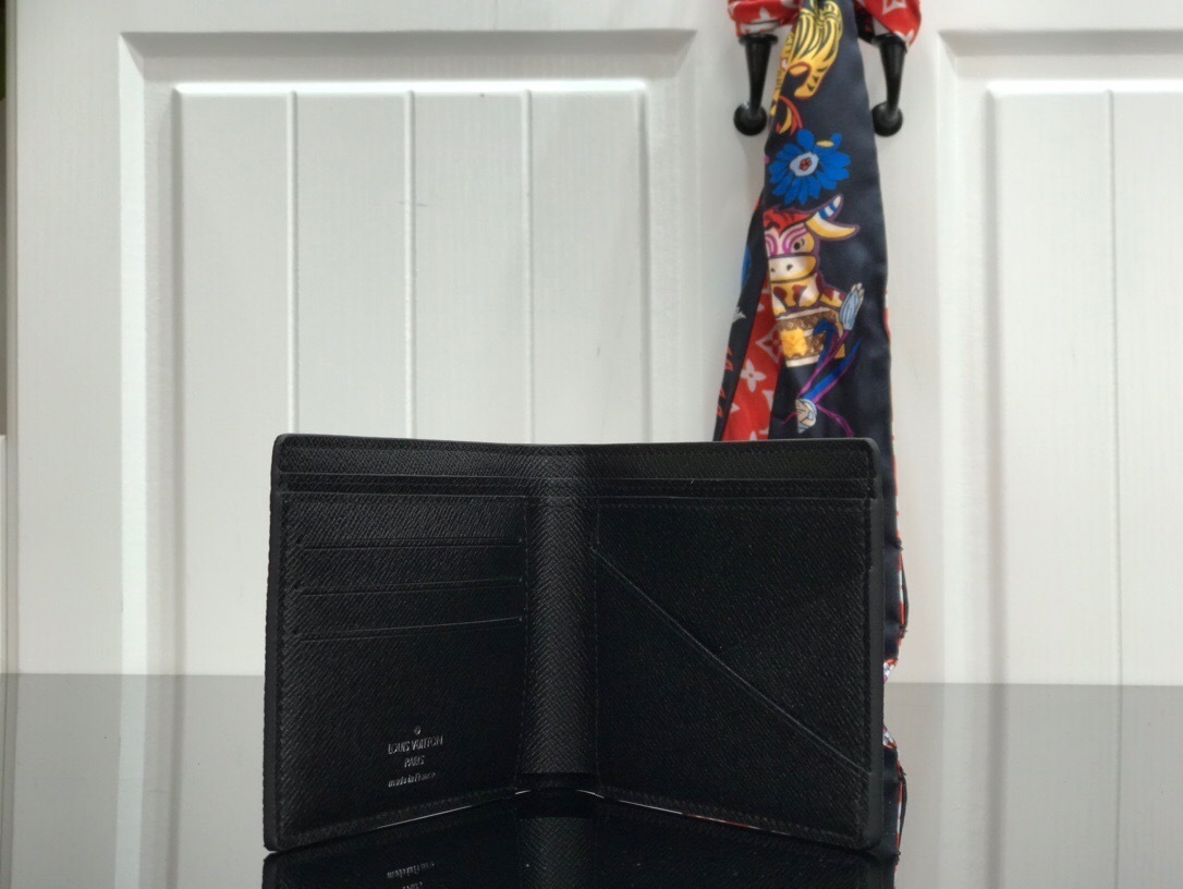 LV MULTIPLE wallet M30295
