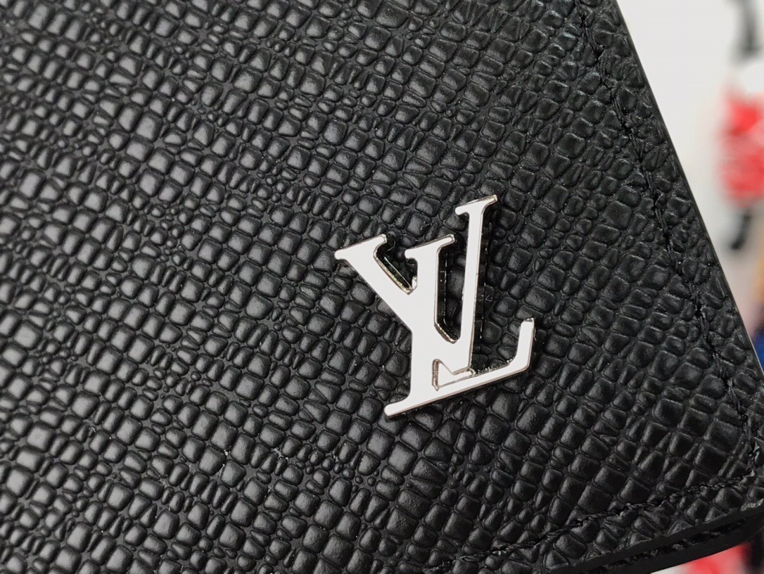 LV MULTIPLE wallet M30295