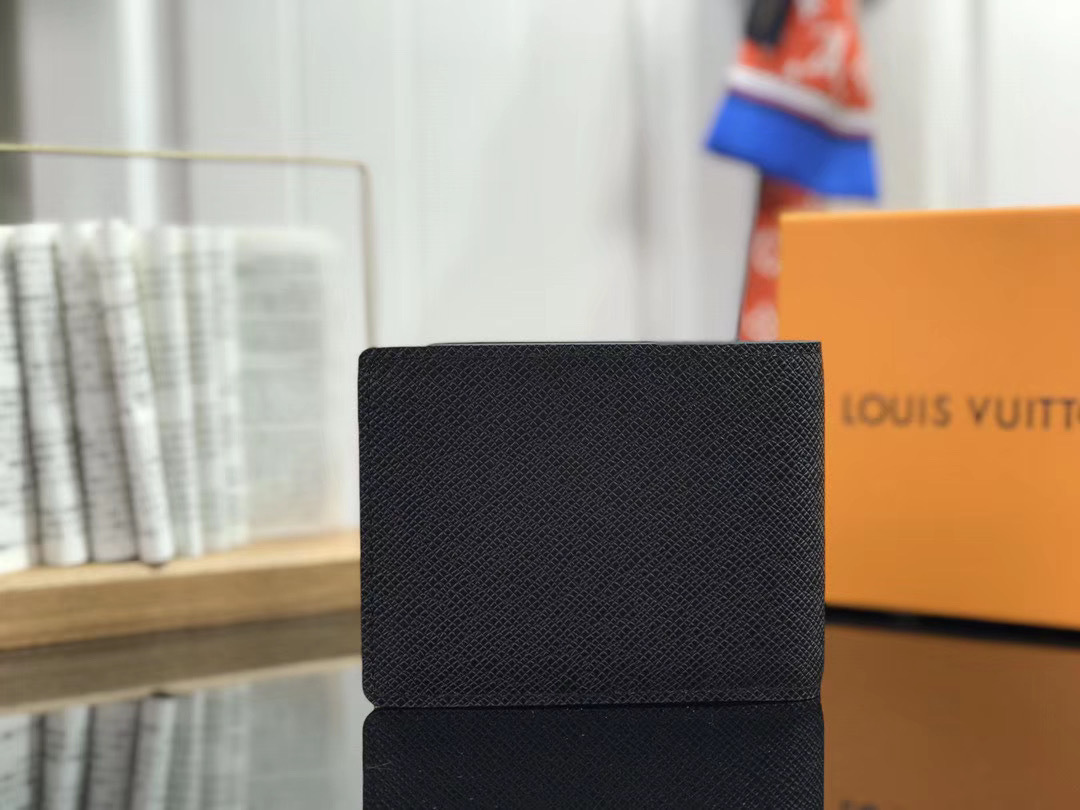 LV MULTIPLE wallet M30381