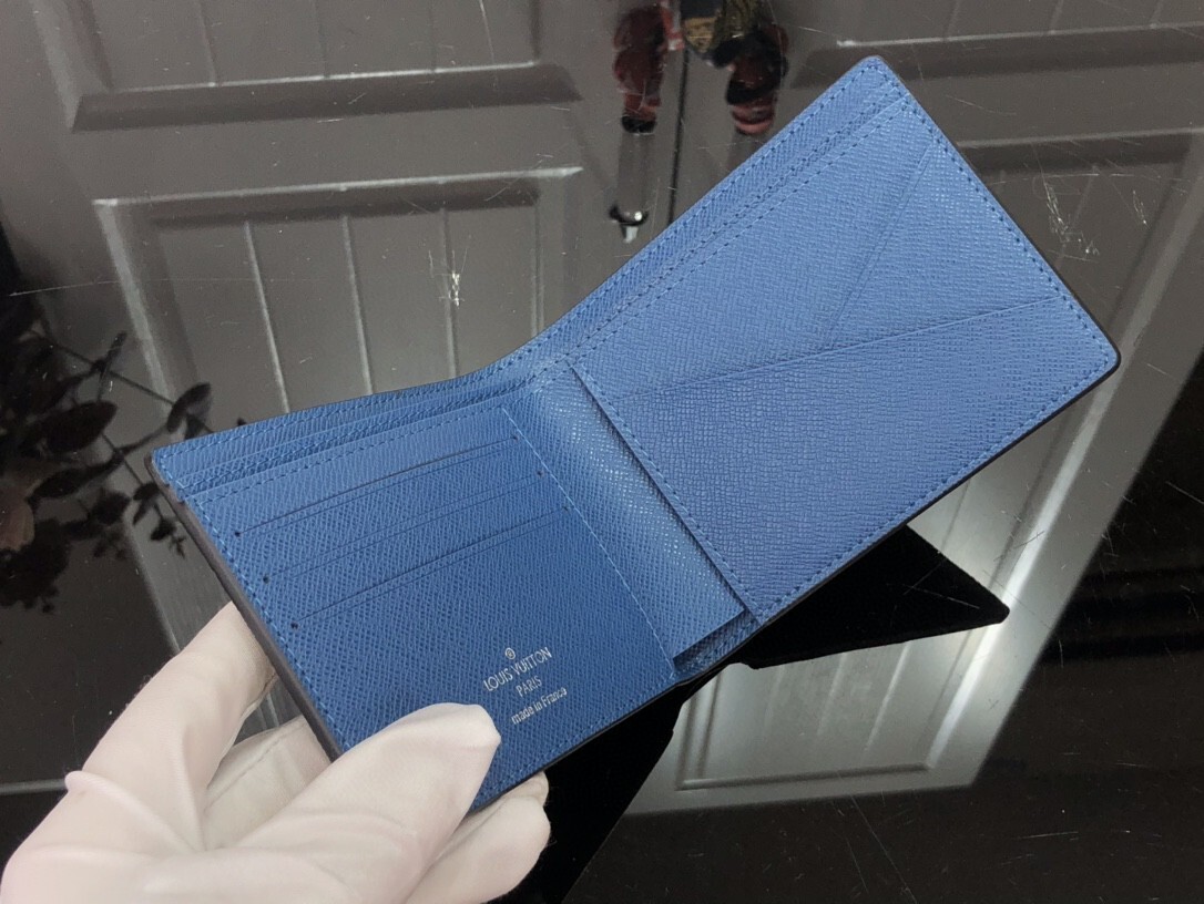 LV MULTIPLE wallet M30800