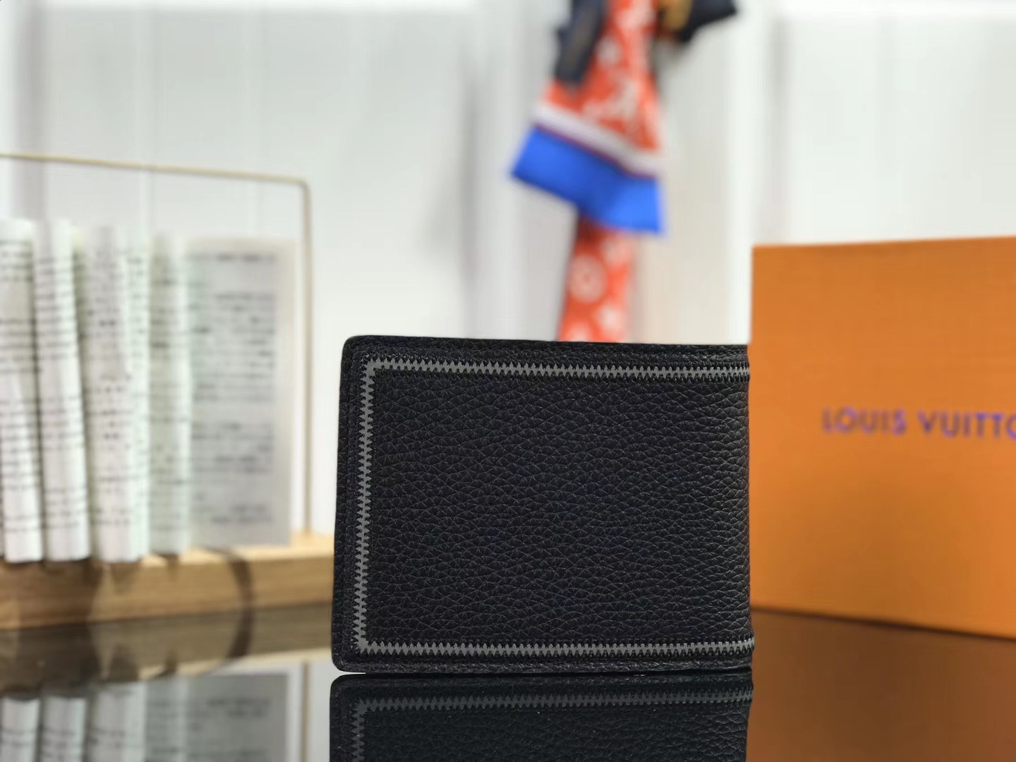 LV MULTIPLE wallet M30952