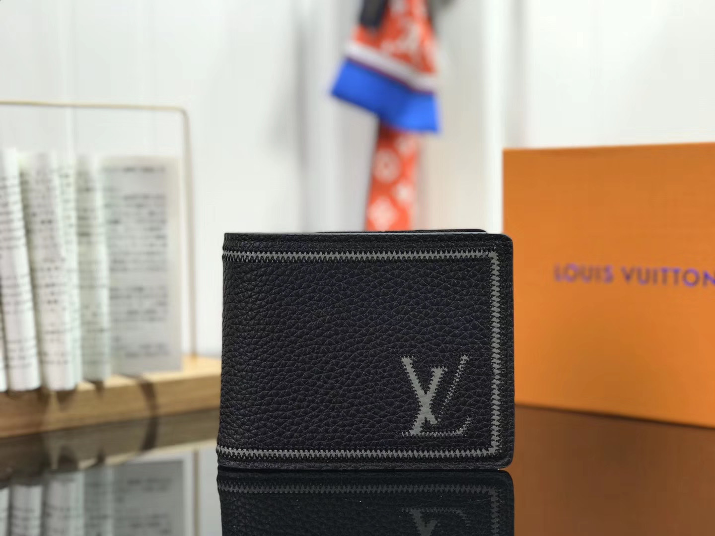 LV MULTIPLE wallet M30952