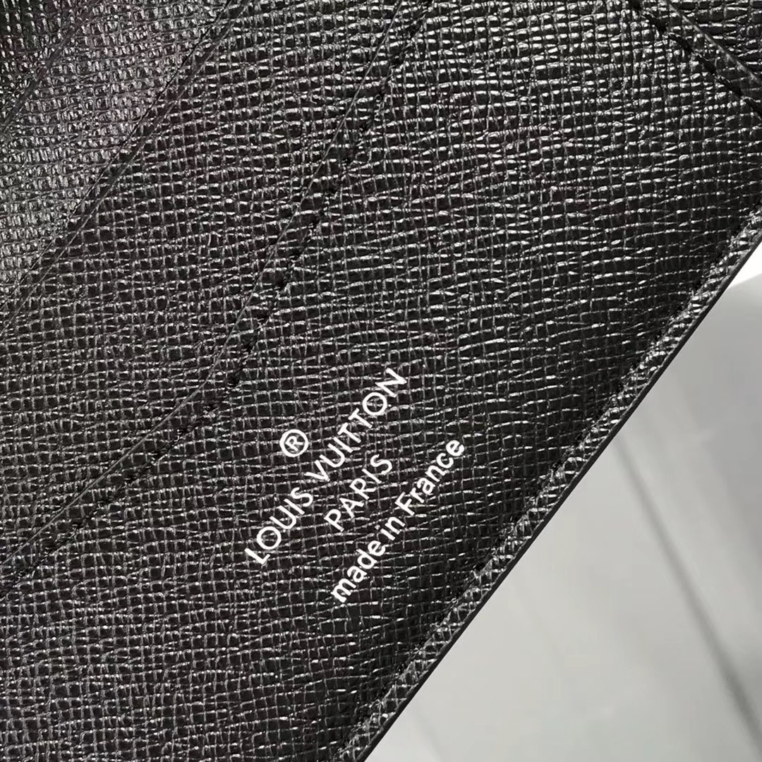 LV MULTIPLE wallet M60895 