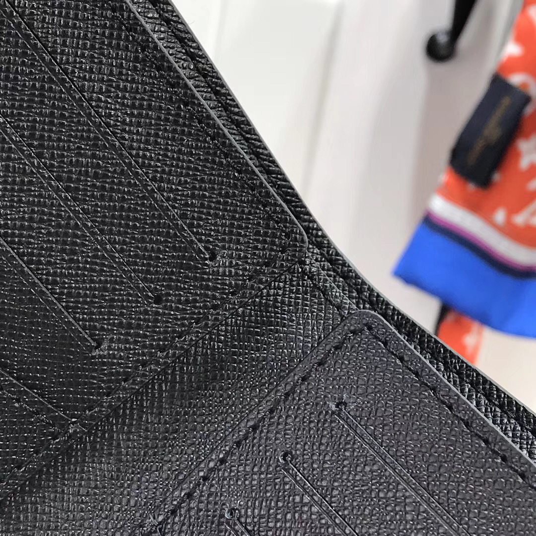 LV MULTIPLE wallet M60895 