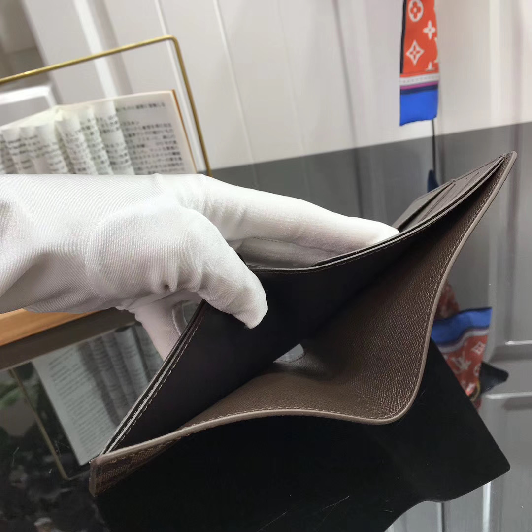 LV MULTIPLE wallet M60895 