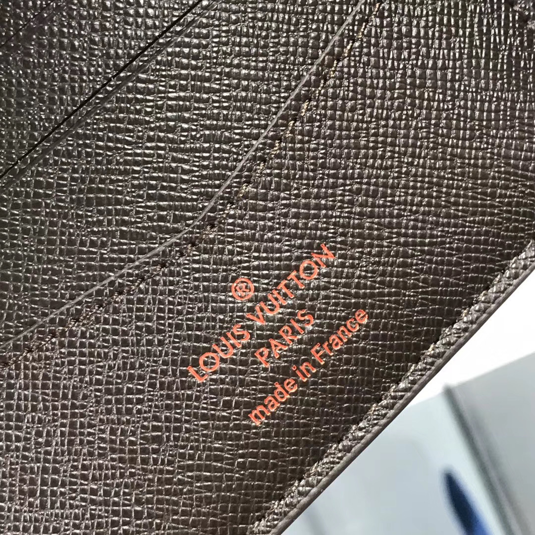 LV MULTIPLE wallet M60895 