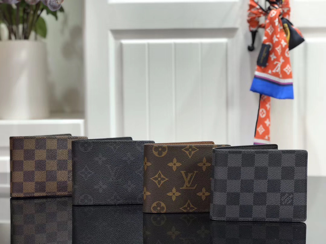 LV MULTIPLE wallet M60895 