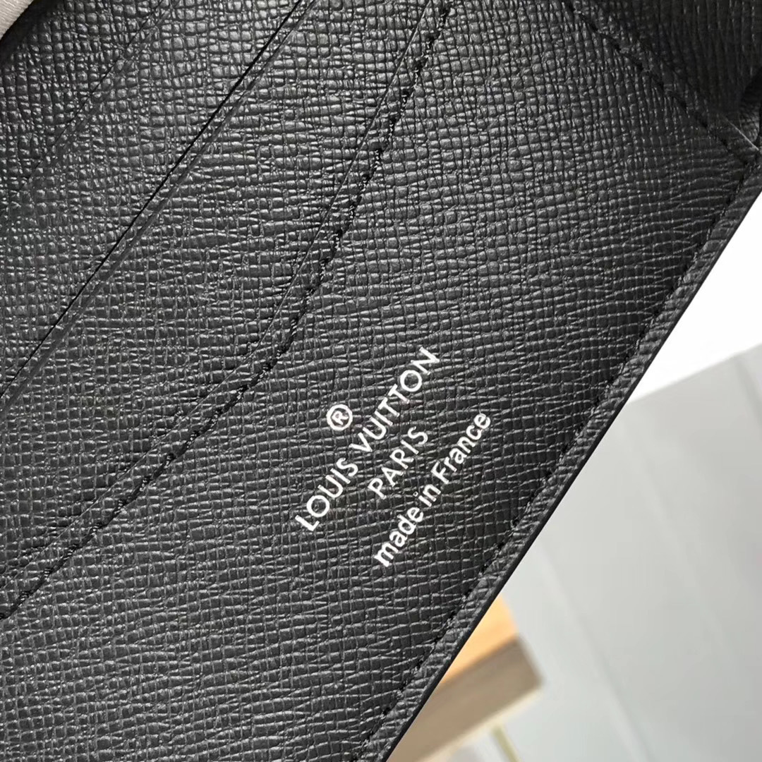 LV MULTIPLE wallet M60895 