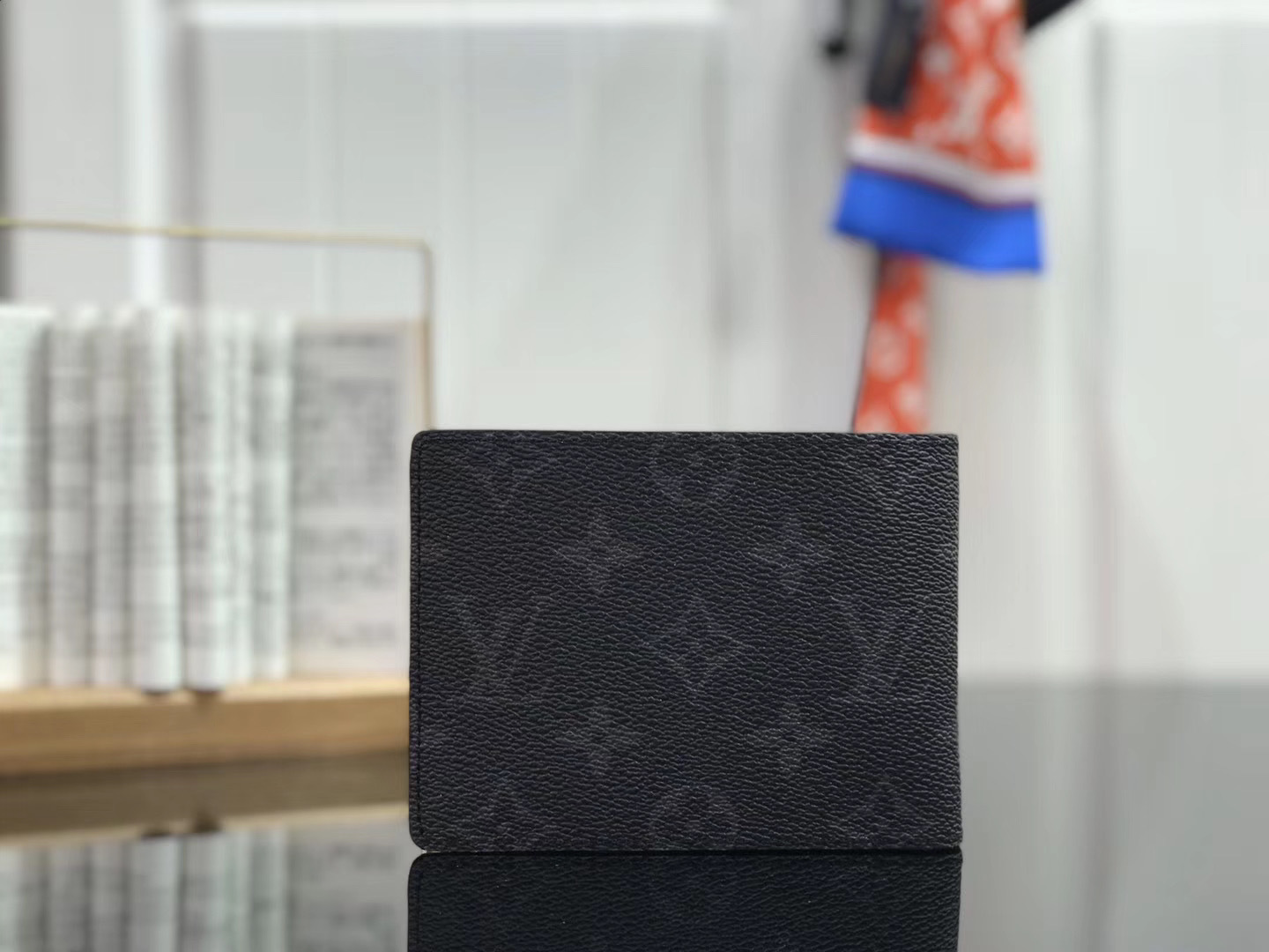 LV MULTIPLE wallet M60895