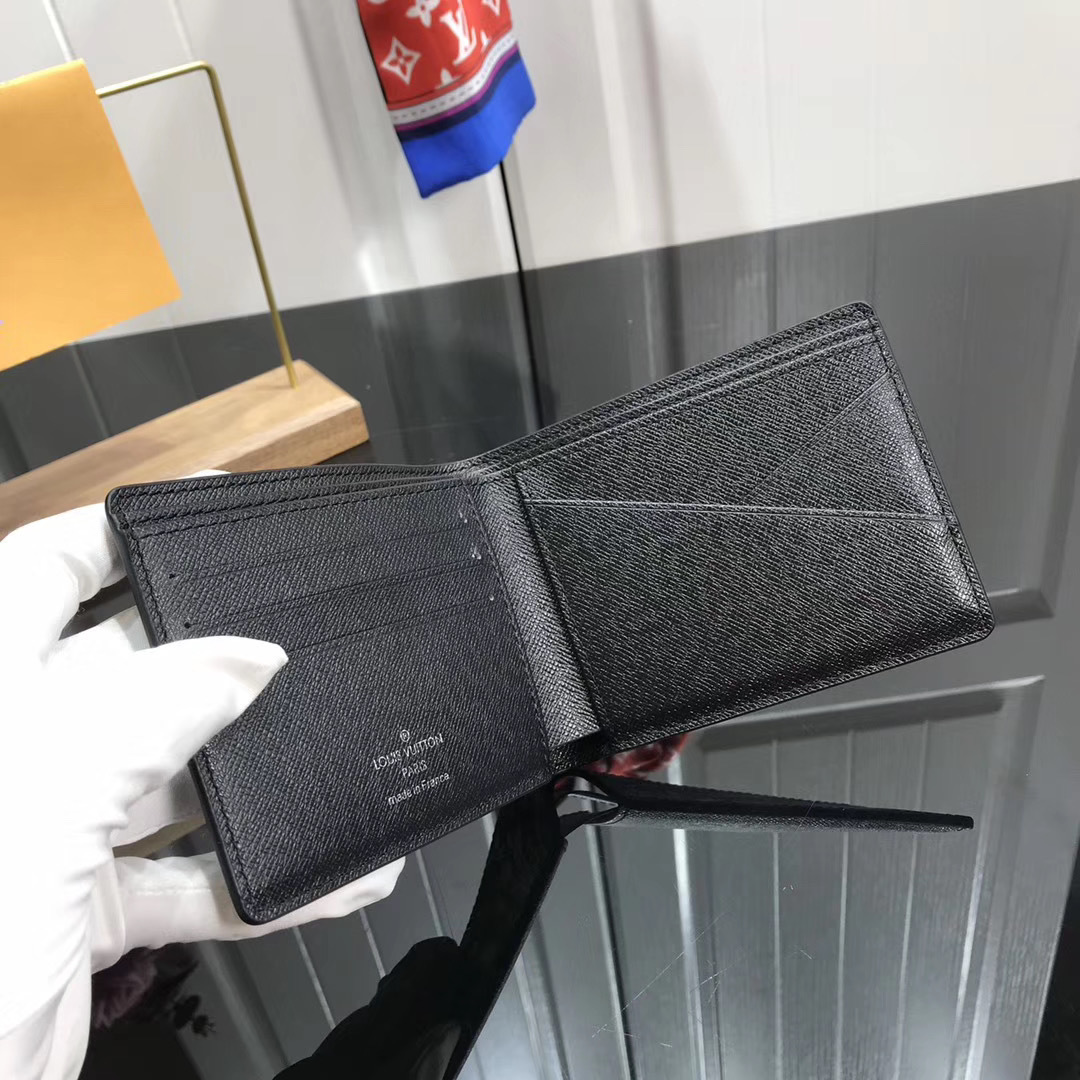 LV MULTIPLE wallet M60895HC