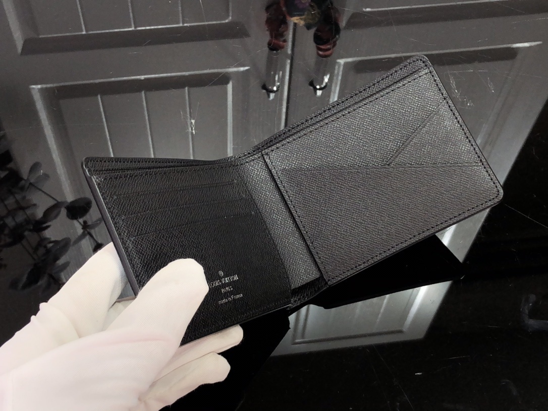 LV MULTIPLE wallet M60895JG 