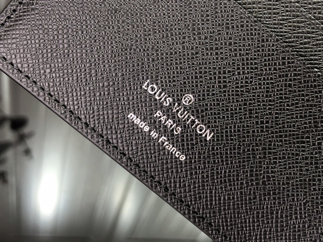 LV MULTIPLE wallet M60895JG 