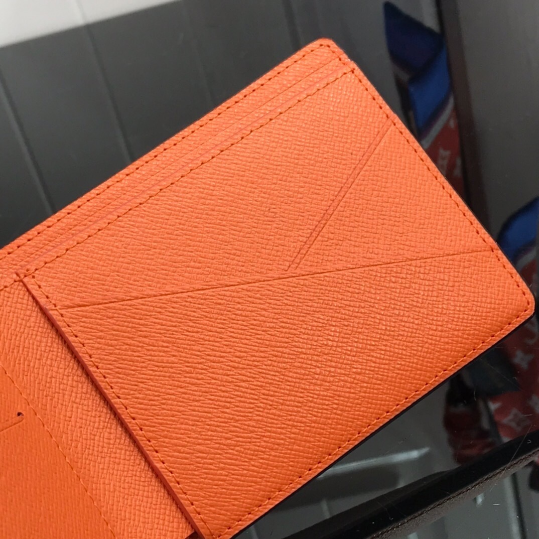 LV MULTIPLE wallet M60895LC 