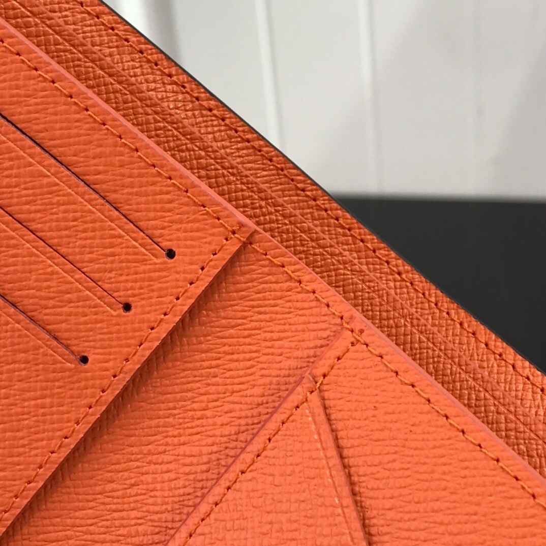 LV MULTIPLE wallet M60895LC 