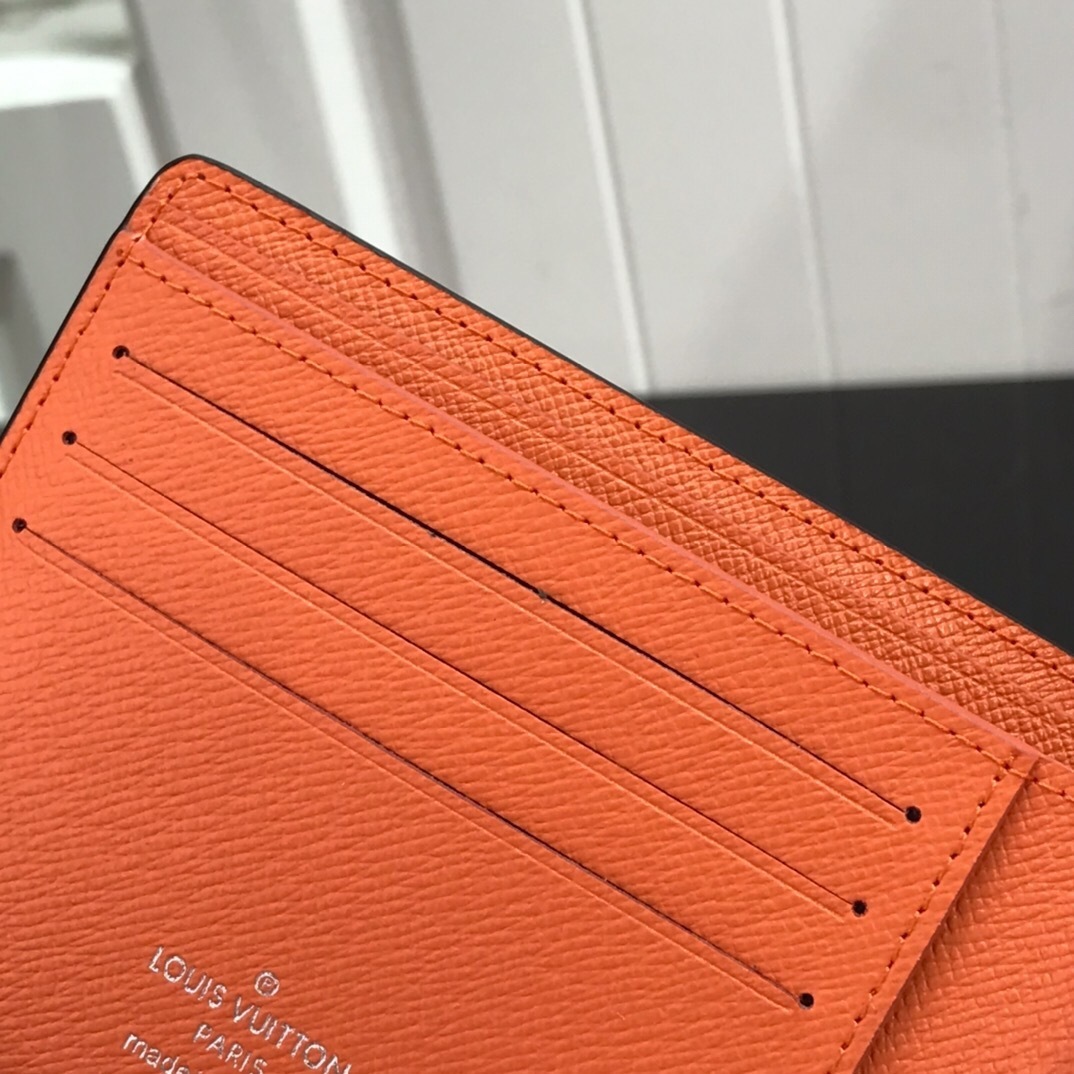 LV MULTIPLE wallet M60895LC 